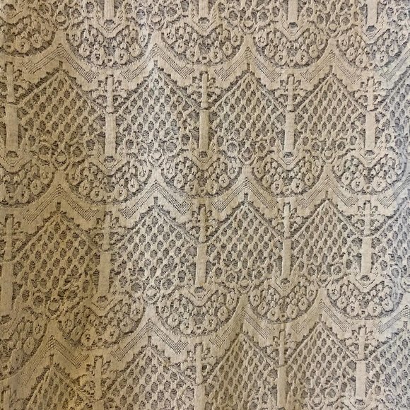 Le Lis Lace Overlay Sweatshirt Size L - Picture 2 of 5